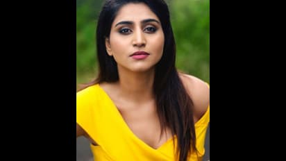 ನಟನೆ ಜೊತೆ ನಿರೂಪಣೆಯೂ ಮಾಡ್ತಾರೆ ಈ ಸುಂದರಿ..! ಇವ್ರೇ ನೋಡಿ ವರ್ಷಿಣಿ