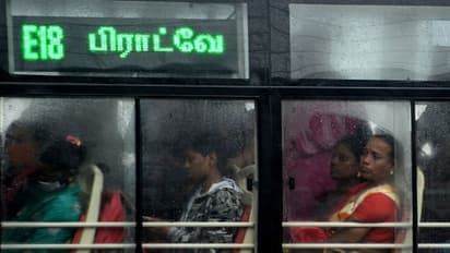 வாட்டி வதைத்து வந்த வெயிலுக்கு மத்தியில் திடீர் மழை.. குளிர்ந்த சென்னை.. மகிழ்ச்சியில் பொதுமக்கள்..!