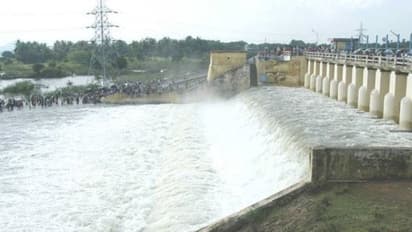 chembarambakkam: பொதுமக்களே உஷார்! கிடு, கிடுவென உயரும் செம்பரம்பாக்கம் ஏரி.! ஒரே இரவில் அதிகரித்த நீர் வரத்து