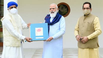 গুরু নানকের ওপর লেখা বইয়ের উদ্বোধন করলেন প্রধানমন্ত্রী, উপস্থিত ছিলেন নাকভি