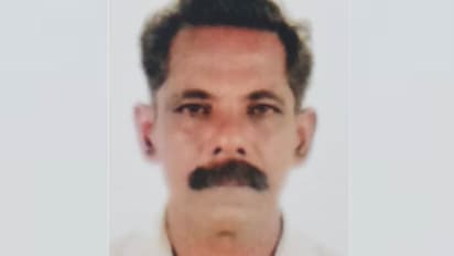 ചെത്തുന്നതിനിടെ തൊഴിലാളി തെങ്ങിനുമുകളില്‍ നിന്ന് വീണുമരിച്ചു