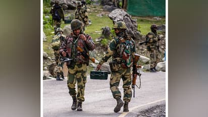 ఢిల్లీలో ఐదుగురు ఉగ్రవాదులు అరెస్ట్...