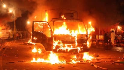 దాయాది దేశంలో పాకిస్తాన్ తాలిబాన్ ఆత్మాహుతి దాడి.. ఖండించిన పాక్ పీఎం ఇమ్రాన్ ఖాన్