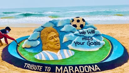 மாரடோனாவுக்கு மணற்சிற்பம் வடித்து மரியாதை செலுத்தினார் சுதர்சன் பட்நாயக்