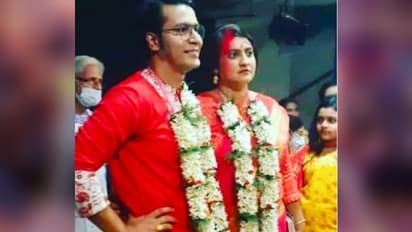 'এটা বিয়ে নাকি হোলি খেলা', সিঁথির মাঝখানে নেই সিঁদুর, হিন্দুধর্মের অবজ্ঞা করেছেন অনির্বাণ-মধুরিমা