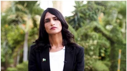 അന്ന് തെരുവിൽ യാചിച്ചു, ഇന്ന് പാകിസ്ഥാനിലെ ആദ്യ ട്രാൻസ്ജെൻഡർ അഭിഭാഷക