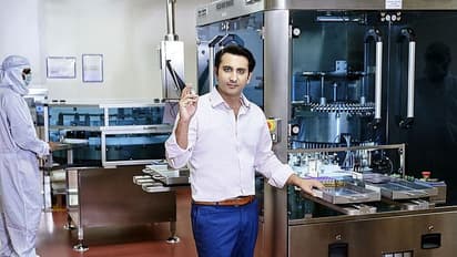 மத்திய அரசிடமிருந்து ரூபாய் 1732. 5 கோடி முன் பணம் பெற்றிருக்கிறோம்.. சீரம் நிறுவனத்தின் CEO தகவல்.