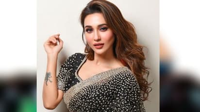 'আপনার সঙ্গে অন্যরা কী ব্যবহার করবে তা আচরণই বলে দেবে' , দুয়ারে সরকার কর্মসূচীর প্রচারে ভালবাসার বার্তা মিমির