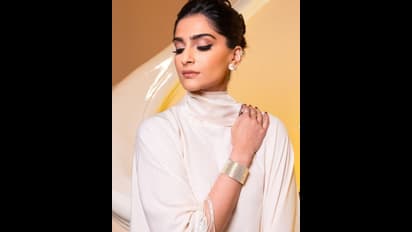 ಟಾಪ್ ಹೀರೋ ಜೊತೆ ಟಾಲಿವುಡ್‌ಗೆ ಎಂಟ್ರಿ ಕೊಡ್ತಿದ್ದಾರೆ ಬಾಲಿವುಡ್ ಬ್ಯೂಟಿ ಸೋನಂ