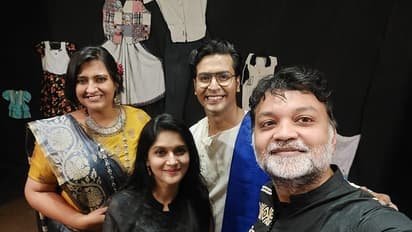 খোকার রিসেপশনে জমিয়ে নাচলেন সৃজিত, 'Lungi Dance' ব়্যাপে বাজিমাত বৌভাতের আসর