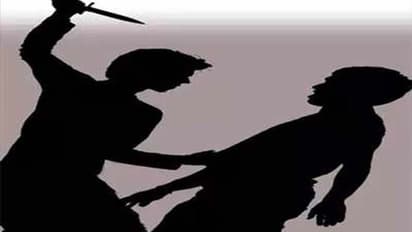 తల్లి వివాహేతర సంబంధం.. కొడుకుకి తెలియడంతో..