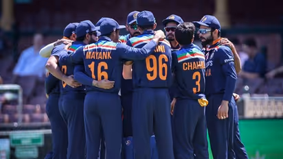 আইসিসির শাস্তির মুখে পুরো ভারতীয় দল, কী এমন করল কোহলিরা