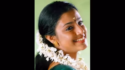 എല്ലാത്തിന്റെയും രാജ്ഞിയെന്ന് ഭാവന, രസികത്തിയെന്ന് മഞ്‍ജു വാര്യര്‍