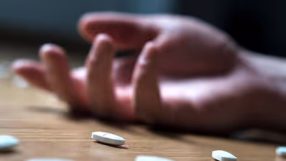 ఆస్పత్రిలో దంపతుల ఆత్మహత్య.. సూసైడ్ నోట్ రాసి...