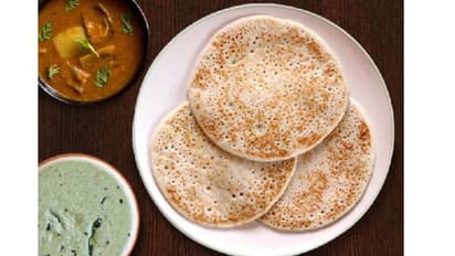 കാമുകിക്കൊപ്പം കാറില് ദോശ കഴിച്ചോണ്ടിരുന്ന ഭര്ത്താവിനെ ഭാര്യ പിടികൂടി; പരാതി പരിഗണിക്കാതെ പൊലീസ്