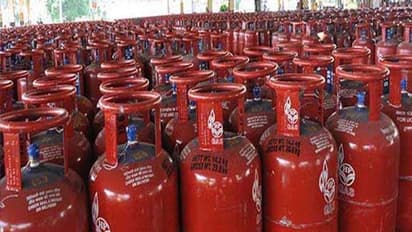 LPG Cylinder:ಎಲ್ ಪಿಜಿ ಗ್ಯಾಸ್ ಸಿಲಿಂಡರ್ ಬೆಲೆ ಬಿಡಿ, ಹೊಸ ಕನೆಕ್ಷನ್ ಪಡೆಯೋದು ಕೂಡ ದುಬಾರಿ ಆಗೋಯ್ತು ಈಗ!