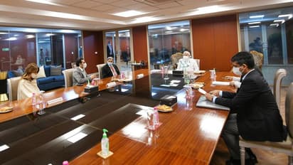 'ಕೊರೋನಾ ಲಸಿಕೆ ಬಗ್ಗೆ ಮೋದಿಗಿರುವ ಜ್ಞಾನಕ್ಕೆ ತಲೆದೂಗಲೇಬೇಕು'