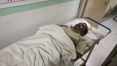 డ్రైవింగ్‌లో హార్ట్ ఎటాక్: ప్రయాణికులను కాపాడి, కుప్పకూలిన ఆర్టీసీ డ్రైవర్