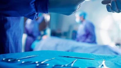 കൊവിഡ് ബാധിച്ച യുവാവിന്റെ ശ്വാസകോശം മാറ്റിവച്ചു; ഇന്ത്യയിലാദ്യം...