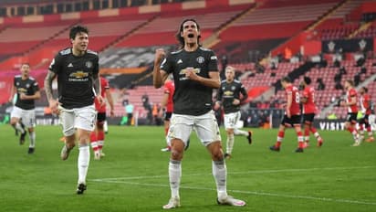 കവാനിക്ക് ഇരട്ട ഗോള്; സതാംപ്ടണെതിരെ തകര്പ്പന് തിരിച്ചുവരവുമായി മാഞ്ചസ്റ്റര് യുനൈറ്റഡ്