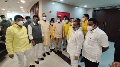 ఏపీ అసెంబ్లీలో పంచాయతీరాజ్ చట్ట సవరణ బిల్లుపై రగడ: టీడీపీ వాకౌట్