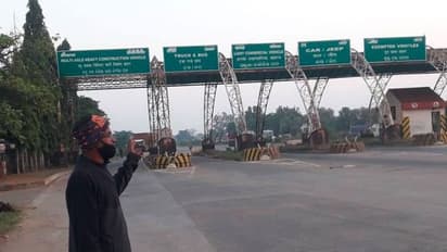 ষাটের কাছাকাছি বয়সেও অদম্য প্রাণশক্তি, করোনা সচেনতনায় পায়ে হেঁটে ভারত অভিযান দাসু দার