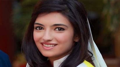 पाक राजनीति के मैदान में उतरी बेनजीर भुट्टो की छोटी बेटी आसिफा, ब्रिटेन से पूरी की है पढ़ाई