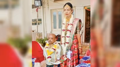 यह है सबसे अनोखी शादी, 5.5 फीट की दुल्हन, 3 फीट का दूल्हा, दोनों में है 13 साल का अंतर