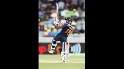 ಎಬಿಡಿ ಸ್ಕೂಪ್ ಶಾಟ್ ಶೈಲಿ ಕಾಪಿ ಮಾಡಿ ಕೊಹ್ಲಿ ಸಿಕ್ಸರ್; ಗೆಳೆಯನಿಂದ ಬಂತು ಪ್ರತಿಕ್ರಿಯೆ!