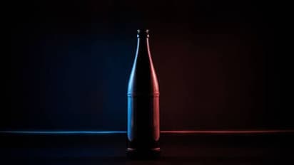 വ്യാജമദ്യം കഴിച്ച് ഒരാളുടെ കണ്ണിന്റെ കാഴ്ച നഷ്ടമായി, ബോധവൽക്കരണത്തിനിറങ്ങി സഹോദരന്മാർ