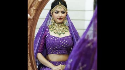 ಮದುಮಗಳಂತೆ ಕಂಗೊಳ್ಳಿಸುತ್ತಿರುವ ನಟಿ ಆಶಿಕಾ ರಂಗನಾಥ್;  ಮದುವೆ ಫಿಕ್ಸ್‌ ಆಯ್ತಾ?