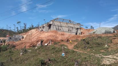 പെട്ടിമുടി ദുരന്തബാധിതർക്കായി കണ്ണൻ ദേവൻ ഒരുക്കുന്ന വീടുകളുടെ നിർമാണം പുരോഗമിക്കുന്നു