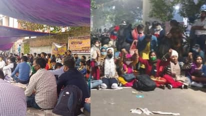 সল্টলেকে আন্দোলনরত টেট উত্তীর্ণদের উপর 'পুলিশি হানা', স্মারকলিপি জমা পড়ল শিক্ষামন্ত্রীর কাছে