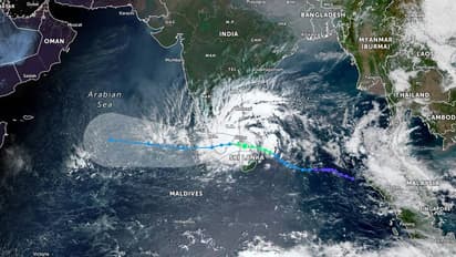 ബുറേവി ചുഴലിക്കാറ്റില് തമിഴ്നാട്ടിൽ ഒമ്പത് മരണം; കേരളത്തില് ജാഗ്രത തുടരും, 2 ജില്ലകളില് ഓറഞ്ച് അലര്ട്ട്