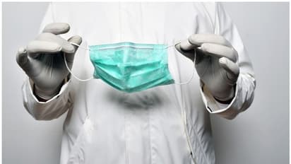 యాక్షన్‌లోకి దిగిన పోలీసులు: మాస్క్‌లు పెట్టుకోని వారిపై కేసులు, తెలంగాణలో తొలిసారి