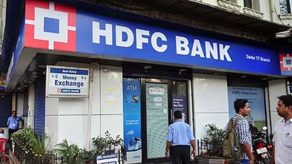 RBI ने HDFC बैंक की डिजिटल सेवाओं के लॉन्च और नए क्रेडिट कार्ड पर लगाई रोक, जानें ग्राहकों पर क्या असर होगा?