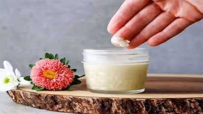 Skin Care: নাইট ক্রিমে আর টাকা নষ্ট নয়, এর চেয়ে ভালো নাইট ক্রিম আর হতেই পারে না