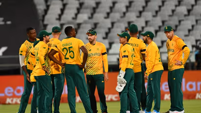 டி20 உலக கோப்பைக்கான தென்னாப்பிரிக்க அணி அறிவிப்பு..! ஓரங்கட்டப்பட்ட 2 சீனியர் வீரர்கள்