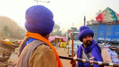 ദില്ലി ചലോ; കര്‍ഷക സമരം കാക്കാന്‍ സിംഘുവില്‍ നിഹാംഗുകളും