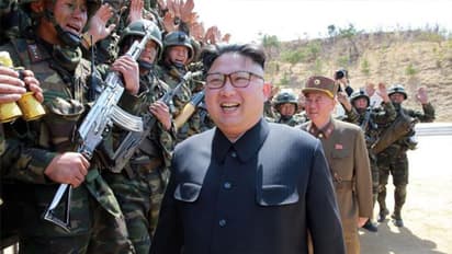 রোগা হয়ে যাচ্ছেন ১৪০ কেজির কিম, কোনওরকমে কান্না চাপছেন উত্তর কোরিয়াবাসী