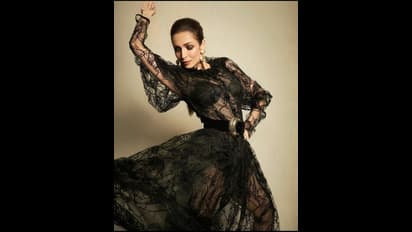 ঘুম থেকে ওঠা থেকে রাত, মালাইকা এই ডায়েট ফলো করেই ধরে রেখেছেন স্টানিং ফিগার