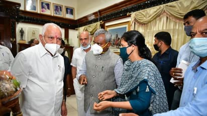 ಸಿಎಂ ಬಿ ಎಸ್ ಯಡಿಯೂರಪ್ಪ ಭೇಟಿ ಮಾಡಿದ ಡಿಸಿ ರೋಹಿಣಿ ಸಿಂಧೂರಿ