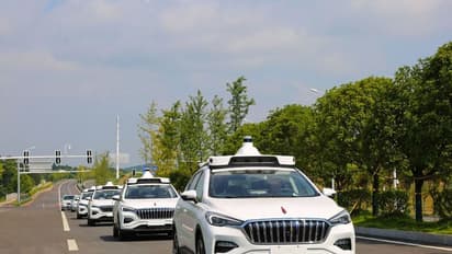 ഡ്രൈവറില്ലാ ടാക്സികള് ചൈനീസ് നിരത്തുകളിലേക്ക്