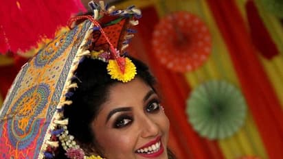 International Men's Day : জীবনের বিশেষ দুই পুরুষকে ভালবাসা উজাড় দেবলীনার, চিনে নিন