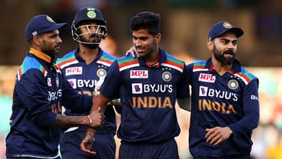 ഇന്ത്യക്കെതിരായ അവസാന ടി20 ഓസീസിന് ആദ്യ വിക്കറ്റ് നഷ്ടം; തുടക്കം കരുതലോടെ