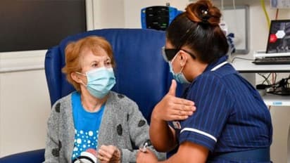 ವಿಶ್ವದ ಮೊದಲ ಫೈಝರ್ ಕೊರೋನಾ ಲಸಿಕೆ ಪಡೆದ 90 ವರ್ಷದ ವೃದ್ಧೆ!