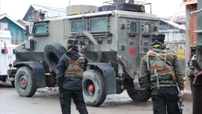 পুলওয়ামা-বারামুলায় জঙ্গি হানা - আহত ৪ অসামরিক নাগরিক, সেনার গুলিতে খতম ৩ সন্ত্রাসবাদী