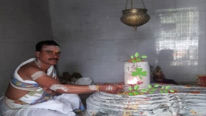 రుద్రాక్ష ధారణ – మారేడు దళము