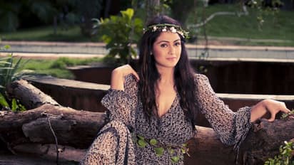 நடிகை சிம்ரனுக்கு 45  வயசு ஆகிடுச்சா..? குறையாத அழகில்... இன்றும் இளமையோடு ஜொலிக்கும் போட்டோஸ்!