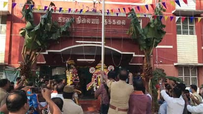 குற்றங்கள் குறைய முருகனுக்கு காவடி எடுத்த போலீசார்...!! கன்னியாகுமரி மாவட்டம் தக்கலையில் வினோதம்..!!